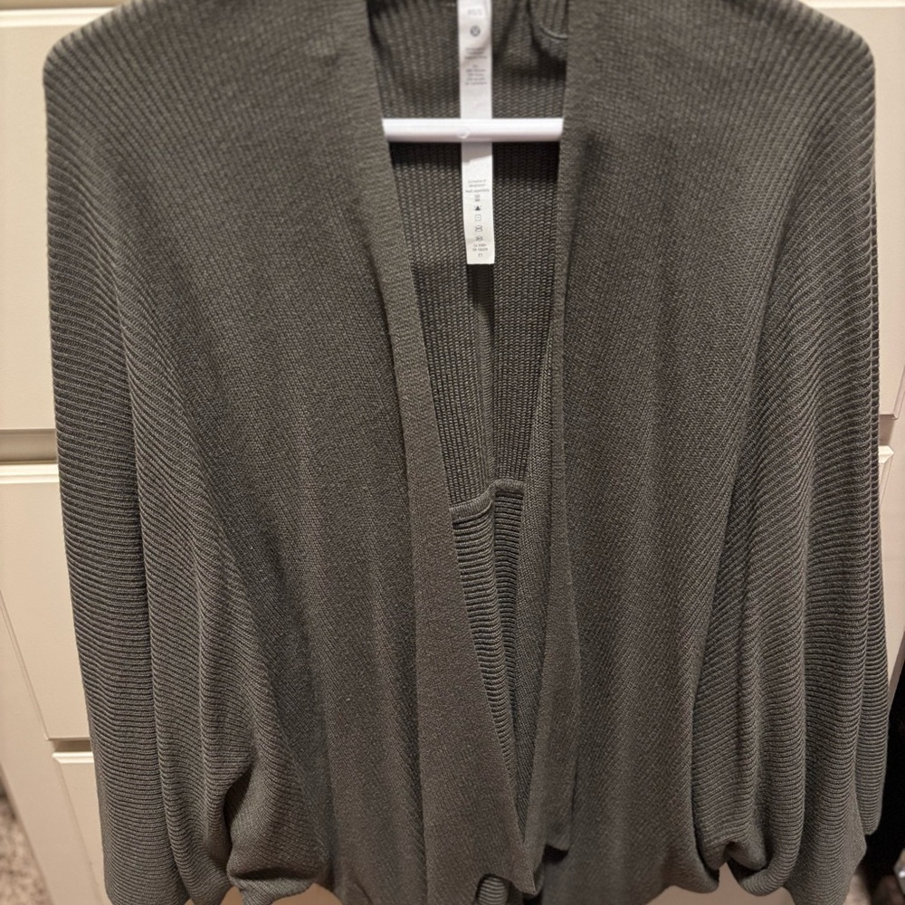 Lululemon Athletica Army Green Cardigan Relaxed Fit Sweater EUC